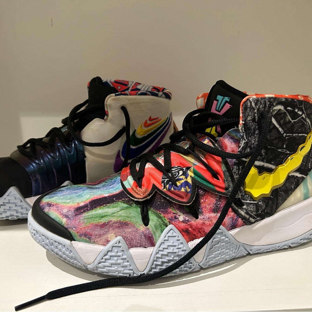 Nike Youth Kybrid Pineapple Size 7Y